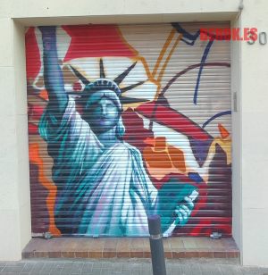 Graffiti Persiana Sagrada Familia 300x100000